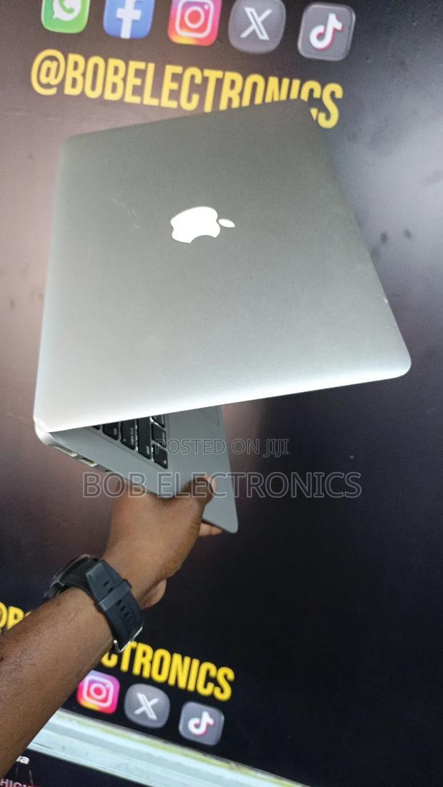 Laptop Apple MacBook 2013 4GB Intel Core i5 SSD 128GB - main view
