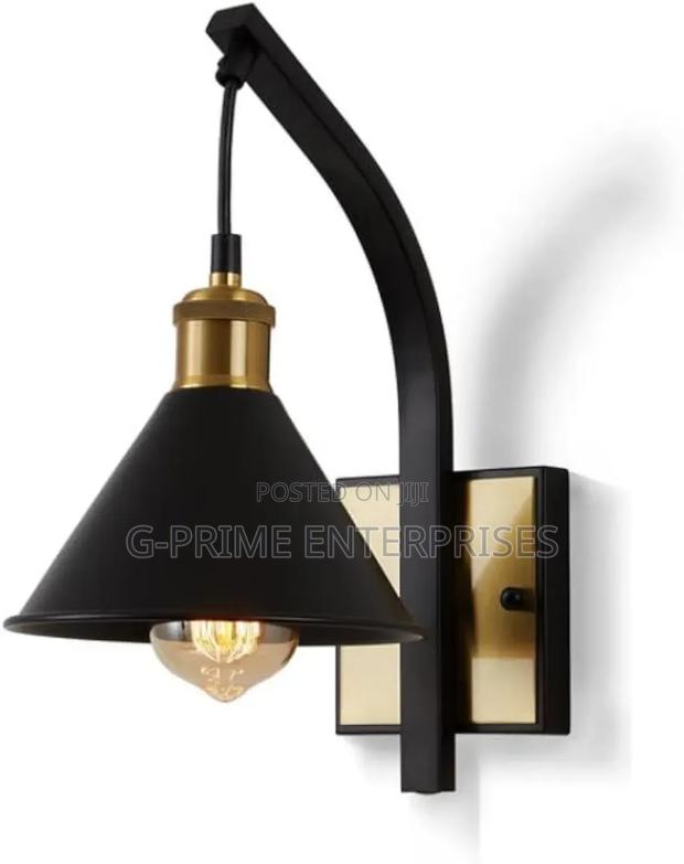 Black Retro Wall Light