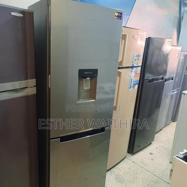 Sumsung Fridge With Water Dispenser