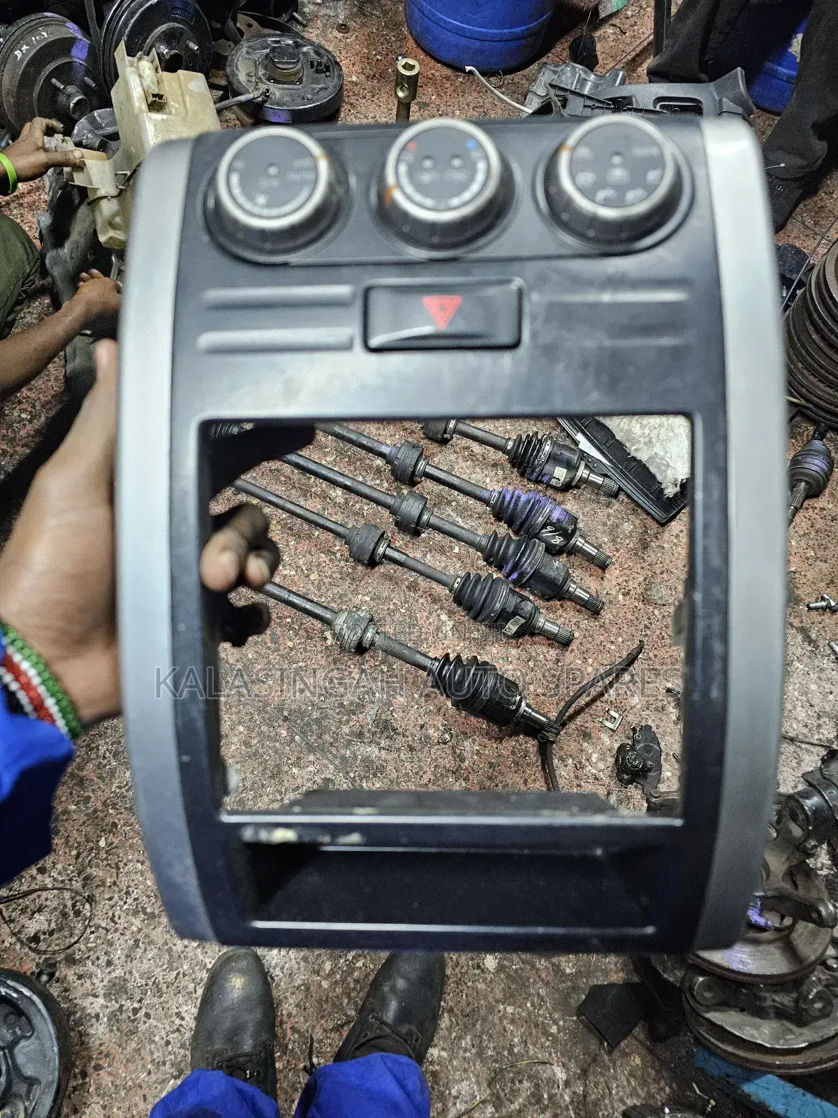 Nissan Xtrail  T31 Ac Switch