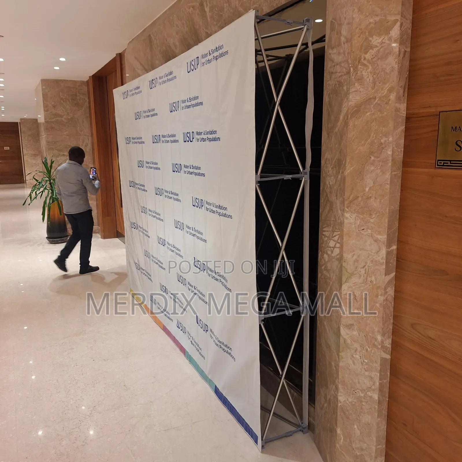 Tnr001, Media Banner
