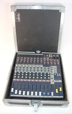 Soundcraft Efx 8 Mixer