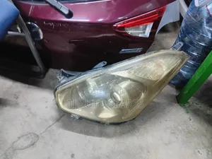 Wish 2005 Headlight Xenon