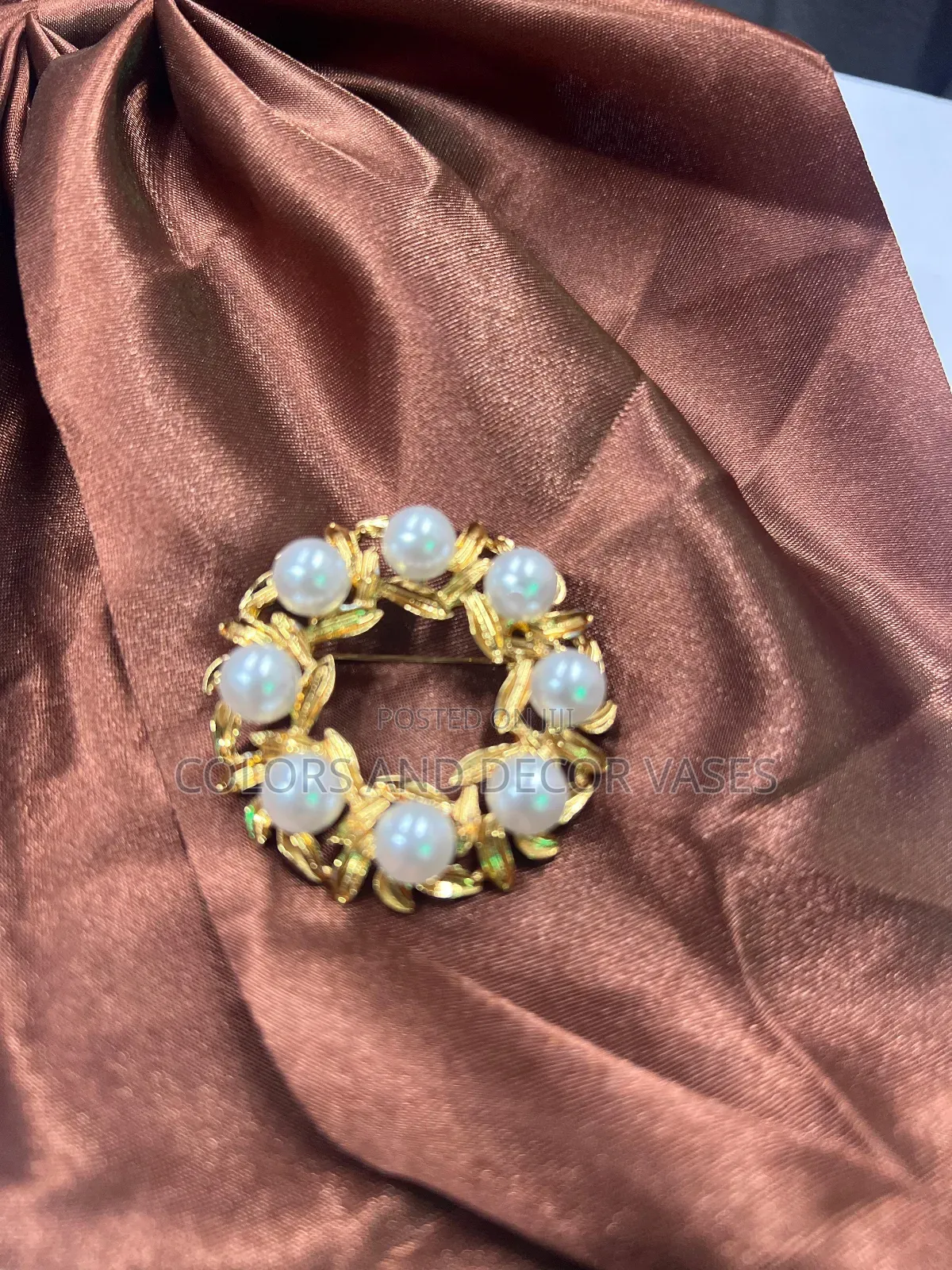 Round Brooches Pearls