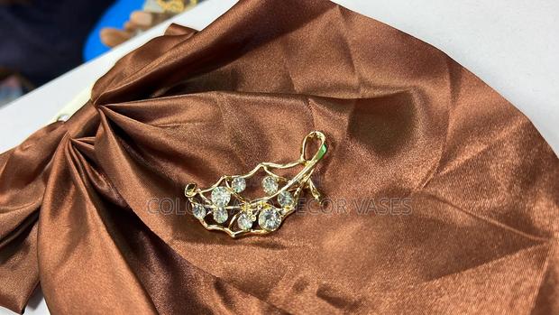 Pretty Brooches in Stock - thumbnail 3