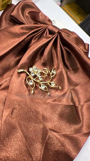 Brooches Brooches Instock - thumbnail 2