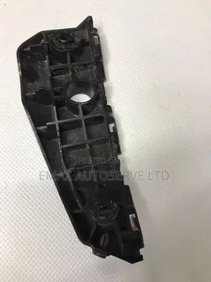 Auris 2008 Bumper Slide