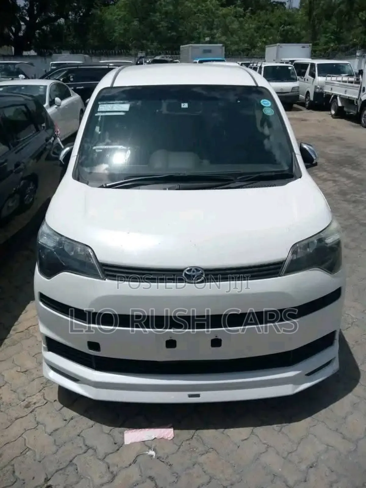 Toyota Spade 2018 White