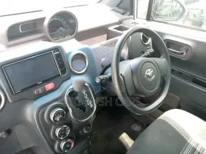 Toyota Spade 2018 White