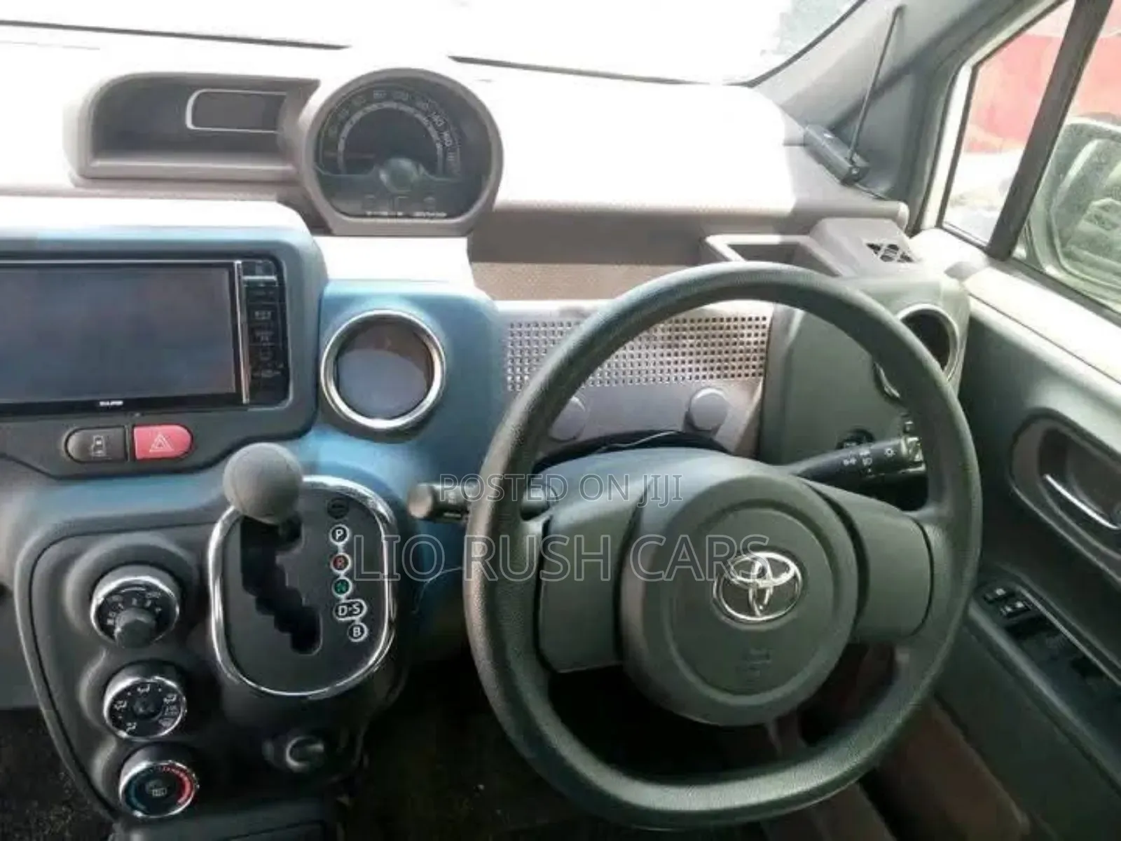 Toyota Spade 2018 White