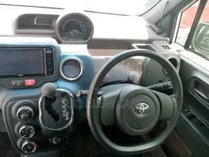 Toyota Spade 2018 White