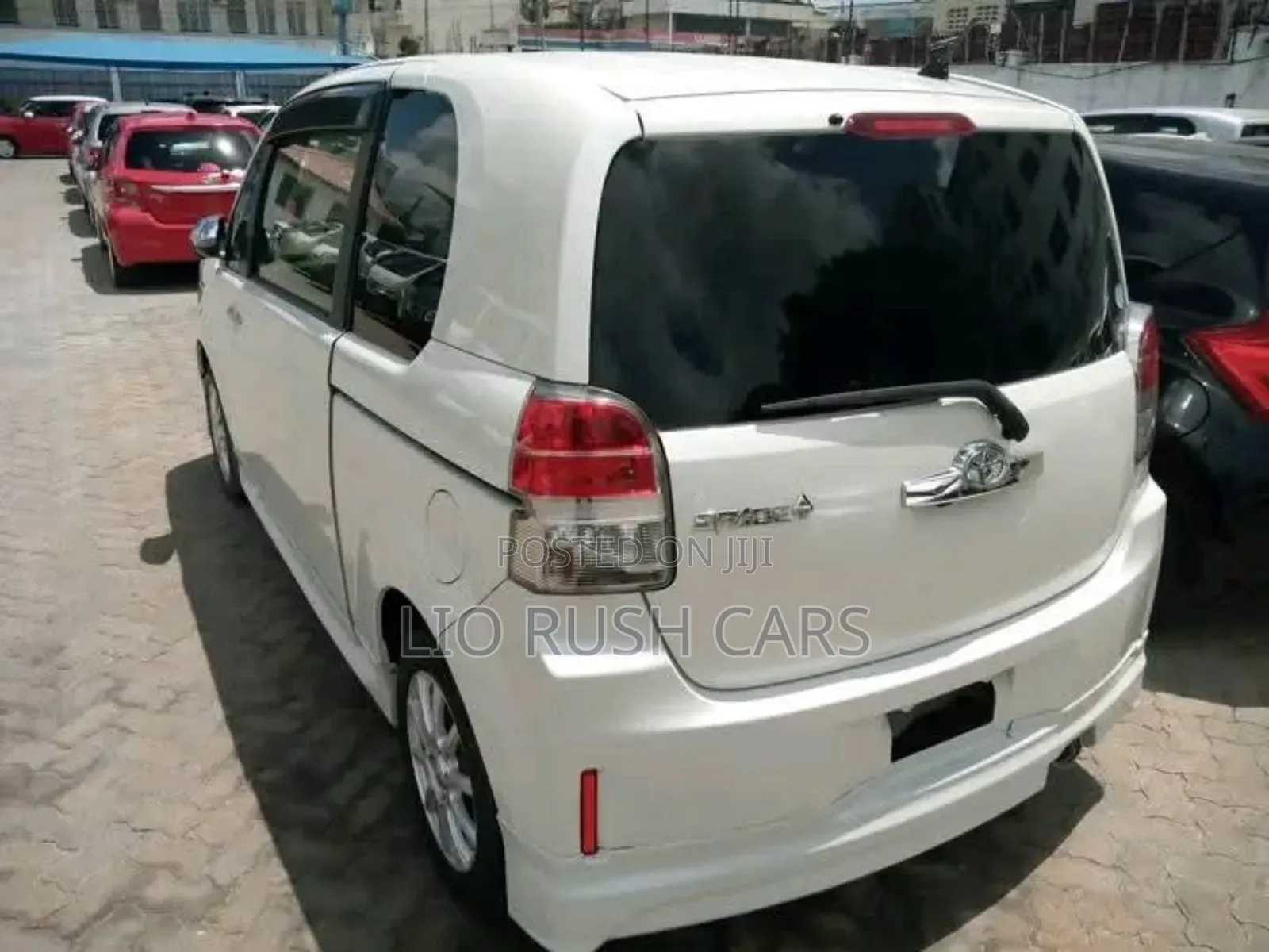 Toyota Spade 2018 White