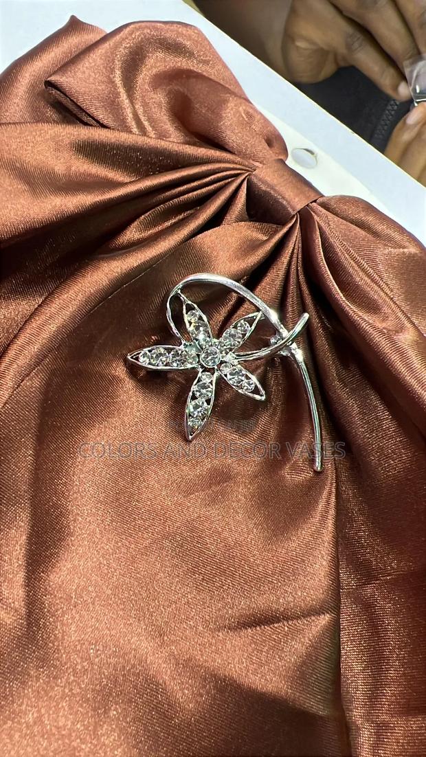 Silver Elegant Brooches - thumbnail 3