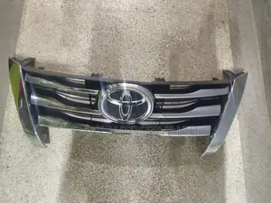 Toyota Fortuner Grill