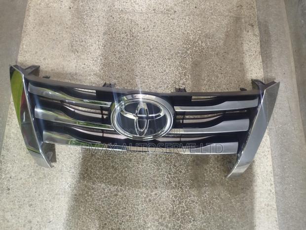 Toyota Fortuner Grill
