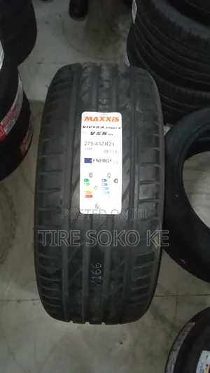 275/45 R21 Maxxis Victra Sport Vs5