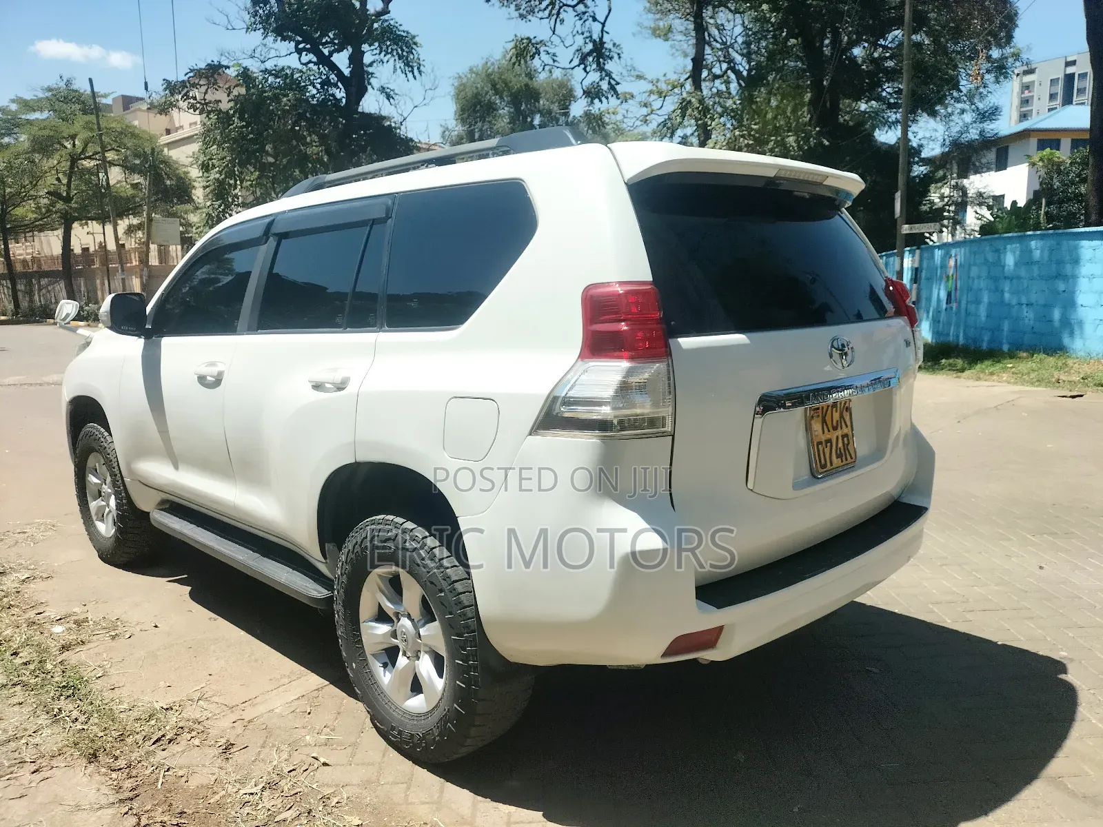 Toyota Land Cruiser Prado 2009 White