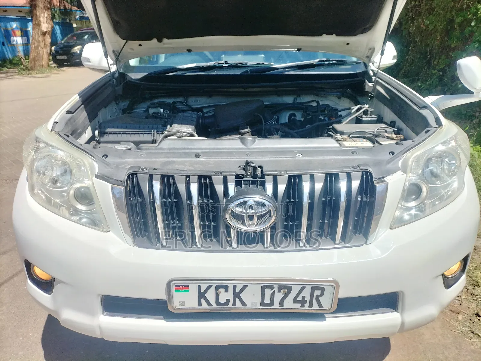 Toyota Land Cruiser Prado 2009 White