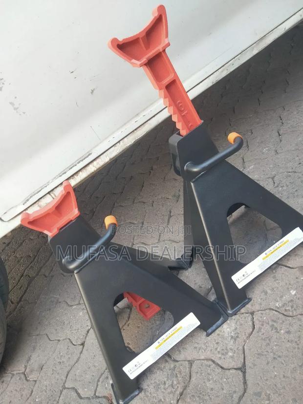 Brand New Garage Jack Stands - thumbnail 2