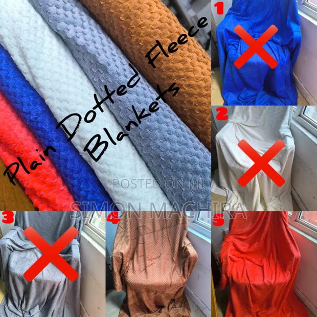 Fleece Blanket Dotted - main view