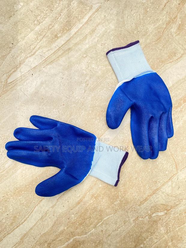 Diamond Grip Gloves With High Grip Pattern