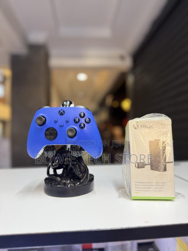 Xbox Series X Pad and Battery Combo - thumbnail 3