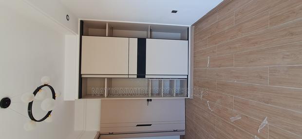 Executive One and Two Bedrooms - thumbnail 4