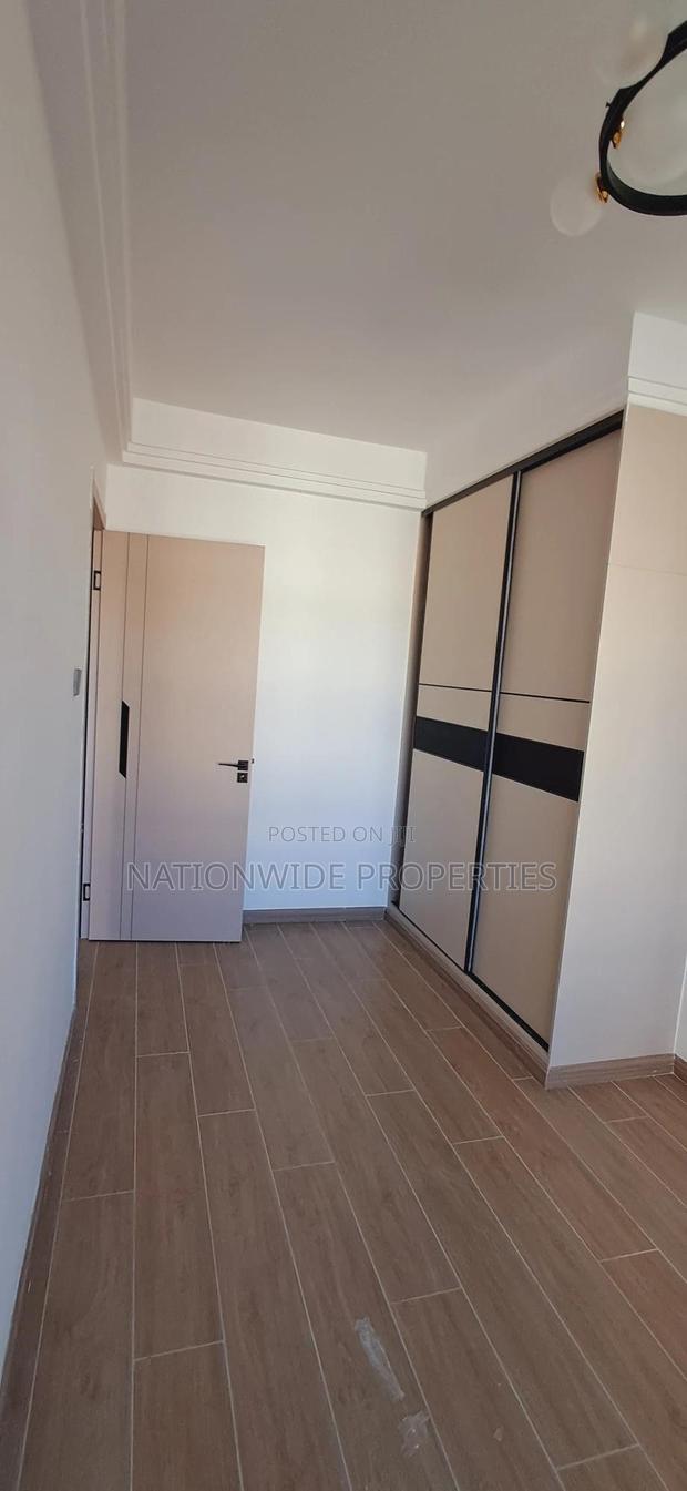 Executive One and Two Bedrooms - thumbnail 3