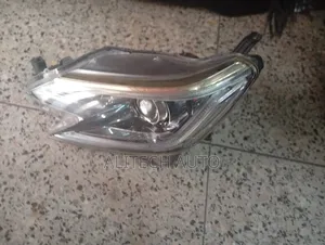 Mark X 2014 Headlight