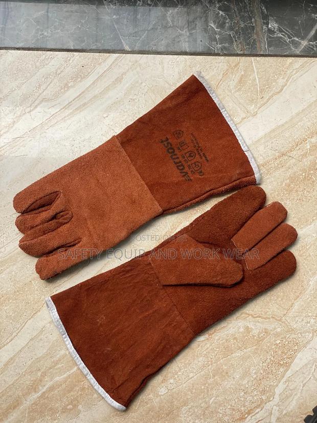 Long Welding Gloves For Arm Protection.