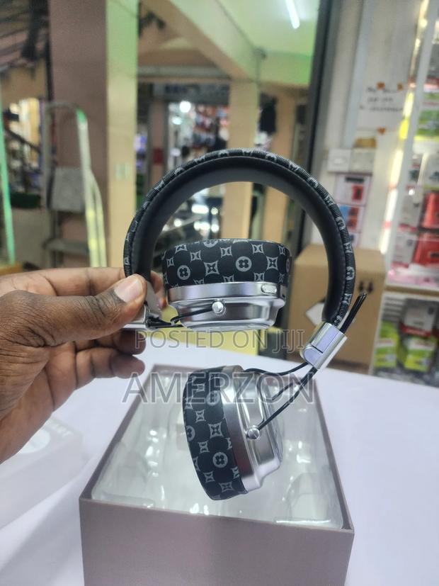 Bluetooth Headphones - main view