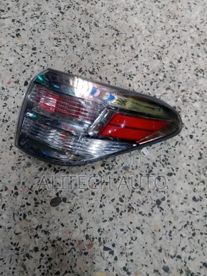 Taillight Toyota Lexus 250