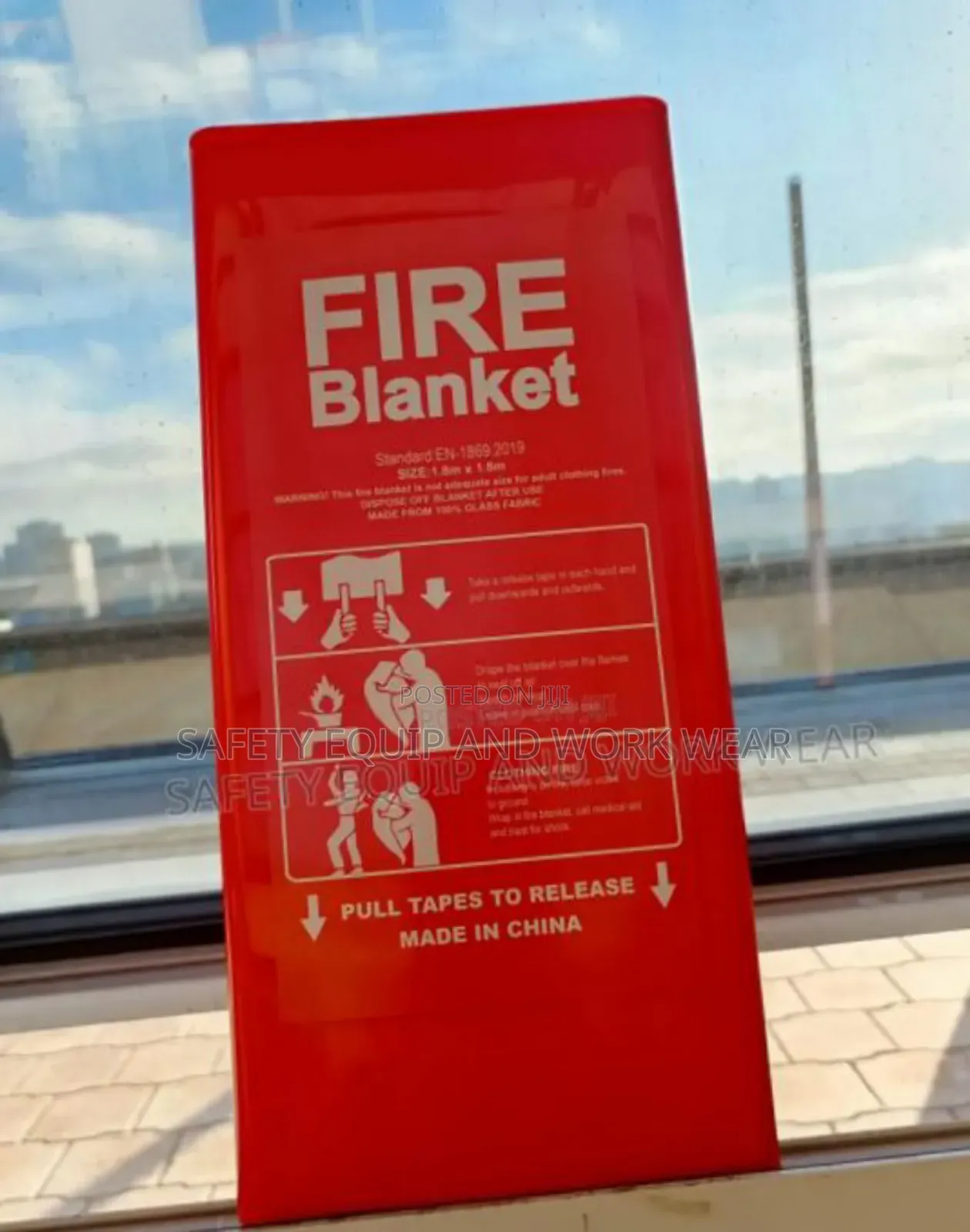 Fire Blankets With Wall Pouch