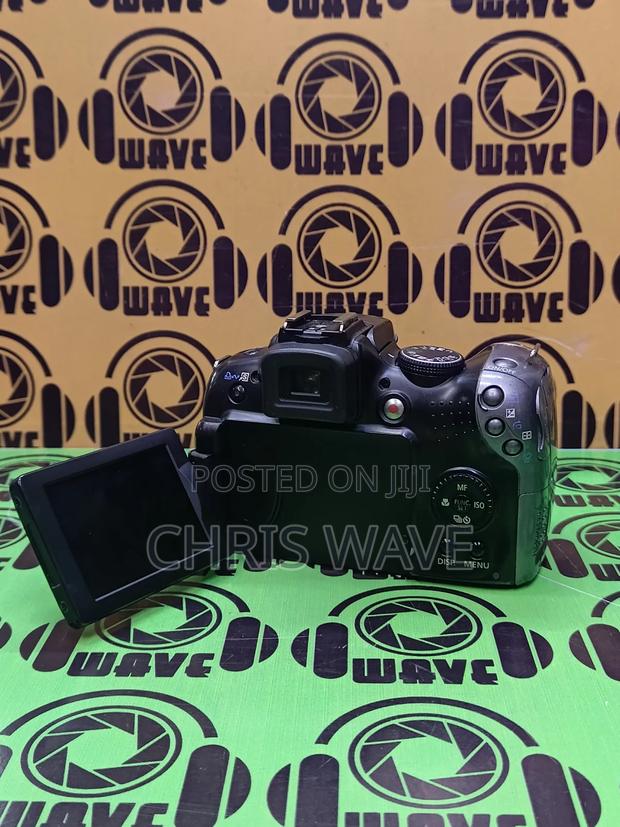 Canon Sx10is Flip Screen Camera