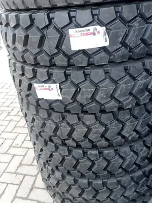 11r22.5 Grandstone