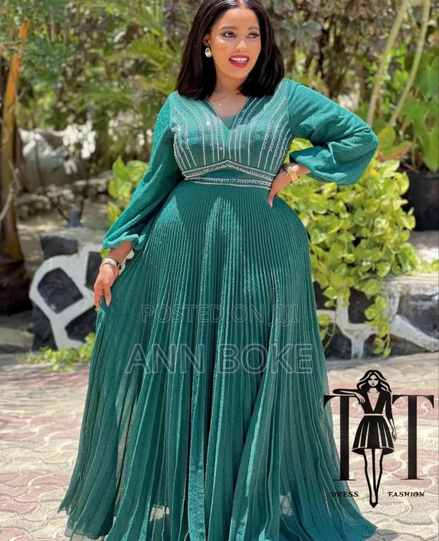 Long Dress
Sizes 38-46 /44-52
 at 4500 Wholesale