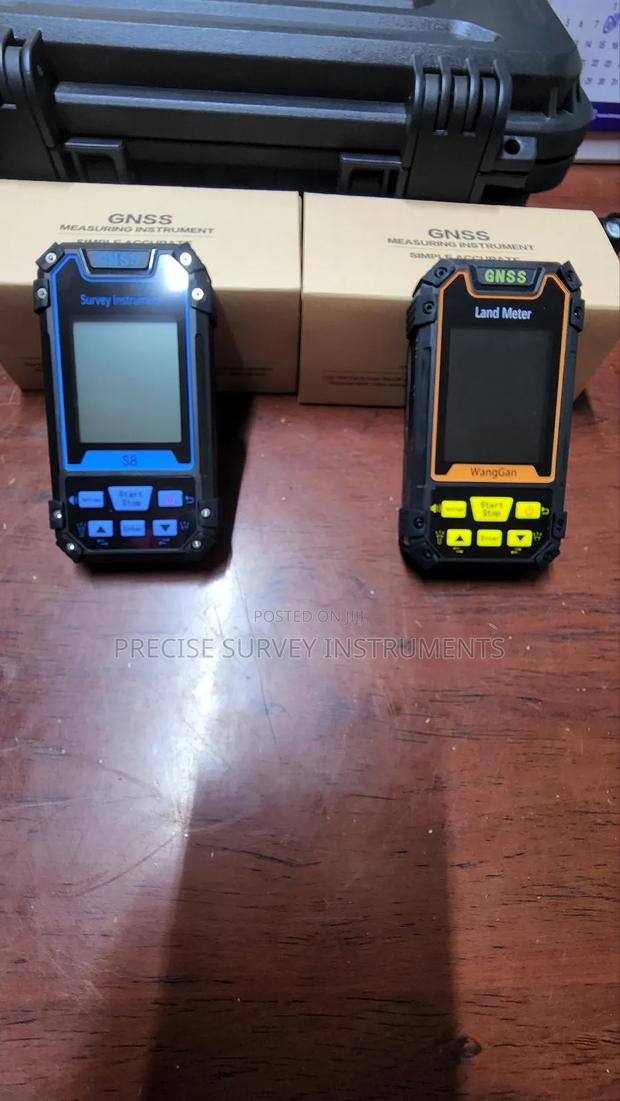 Handheld GPS With Satelite Tracking - main view