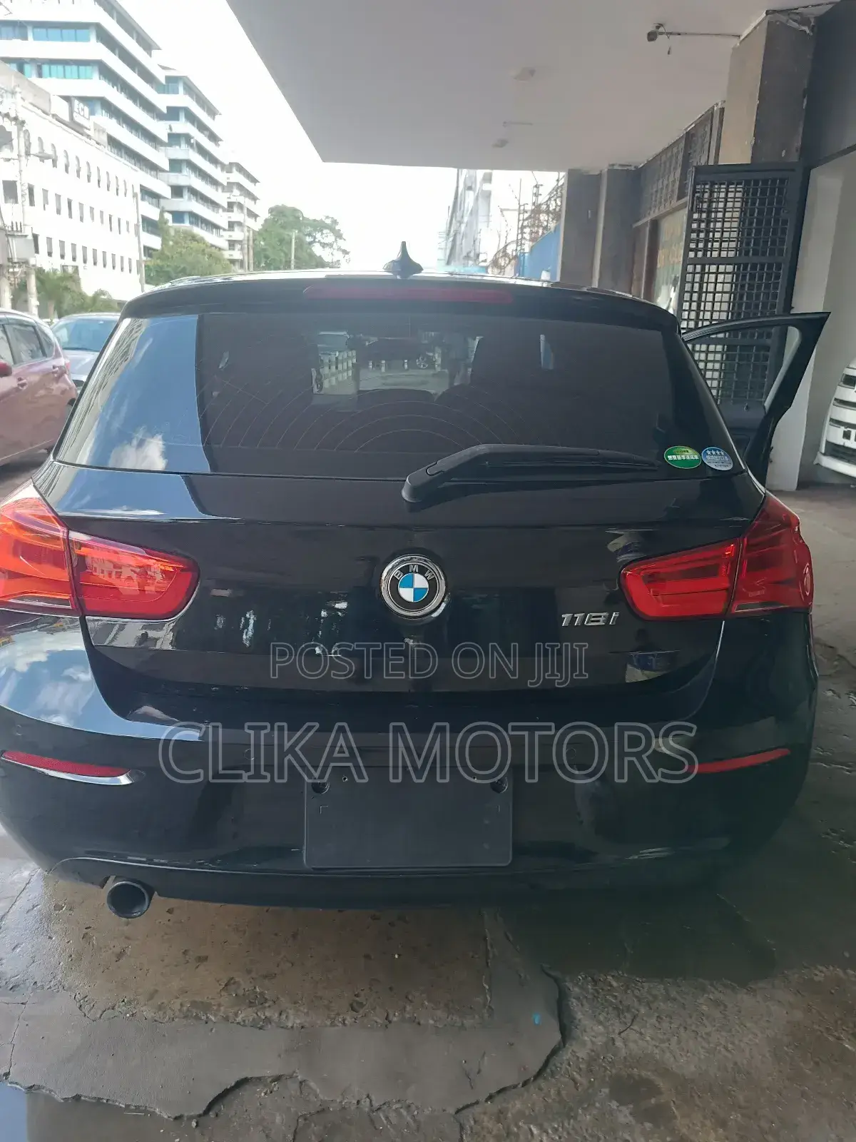 BMW 118i 2018 Black