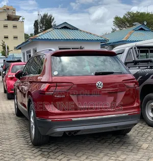 Volkswagen Tiguan 2019 Red