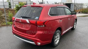 Mitsubishi Outlander 2.0 PHEV AWD 2018 Red