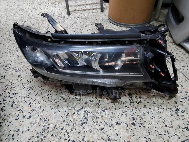 Headlight Toyota Land Cruiser 165xenon