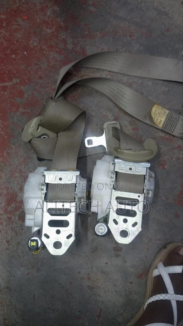 Safely Belts Toyota Fielder 2010 - main view