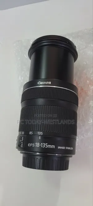 Canon Ef-S 18-135mm F/3.5-5.6 Is Zoom Lens for Canon DSLR