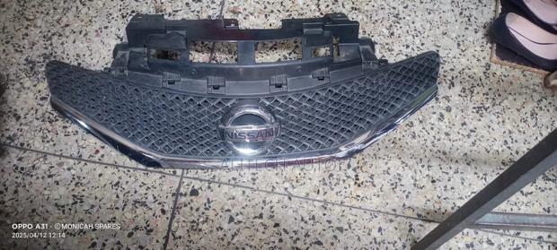 Grill Nissan Note 2012
