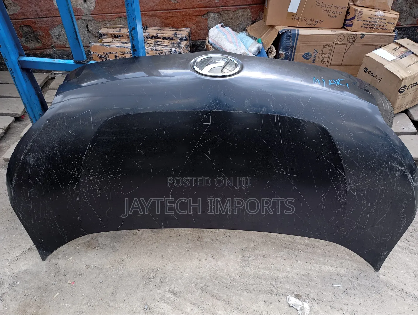 Voxy 2008 Bonnet