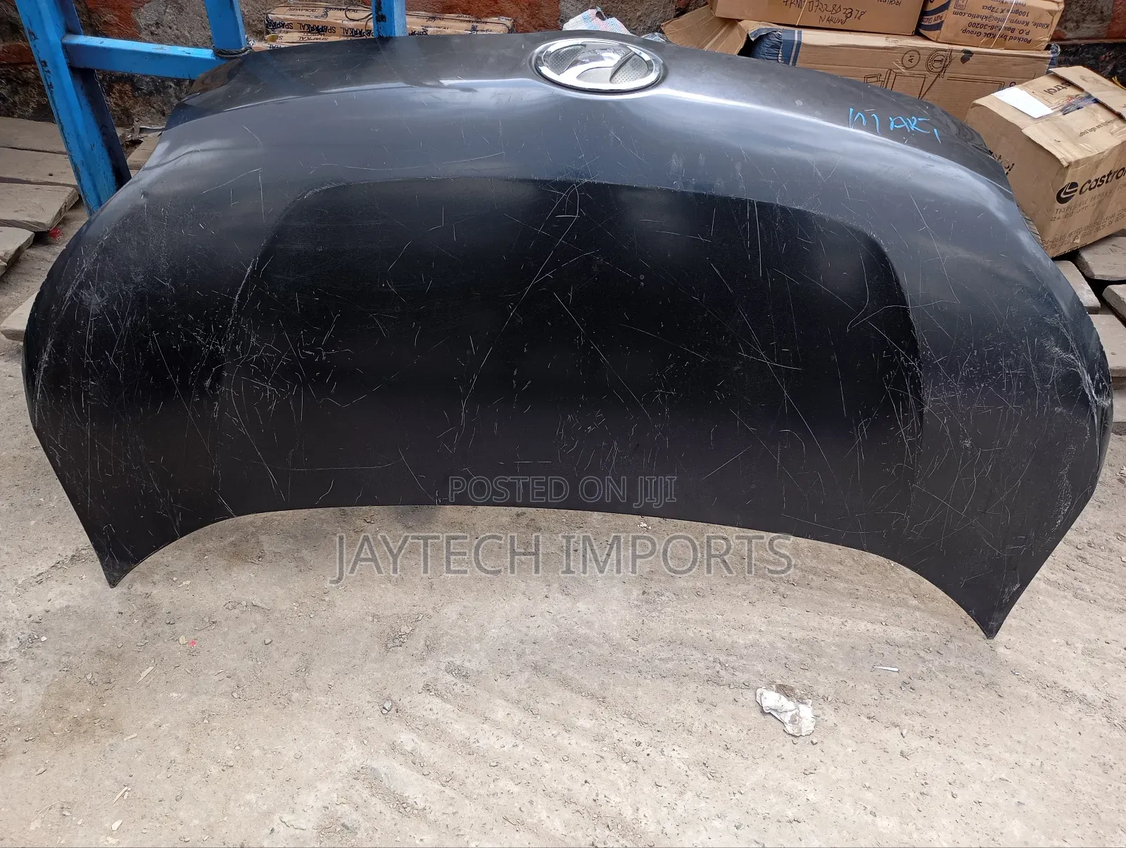 Voxy 2008 Bonnet