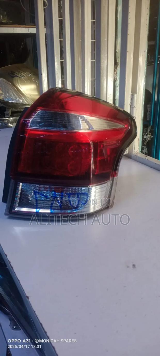 Taillight Toyota Fielder 2015