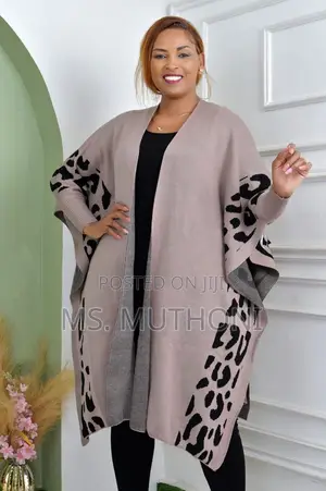 Ladies Elegant Warm Free Size Stylish Cover Up