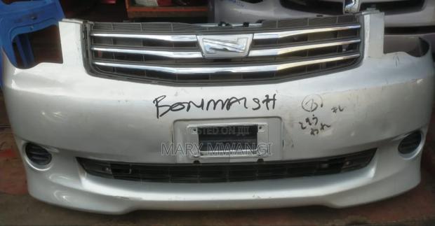 Toyota Noah 2010-2012 Nosecut Available - main view