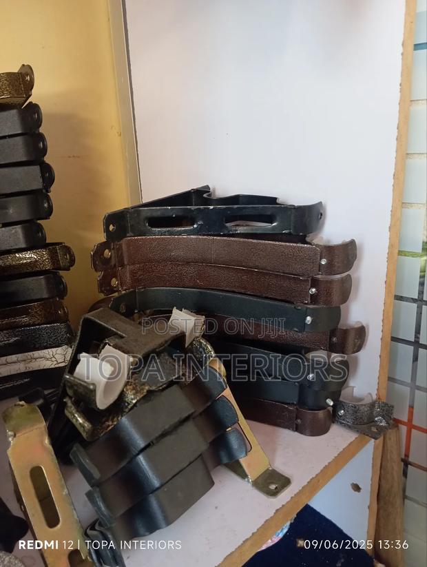 Strong Brackets With Plastic Rubber for Curtain Rod Mounting